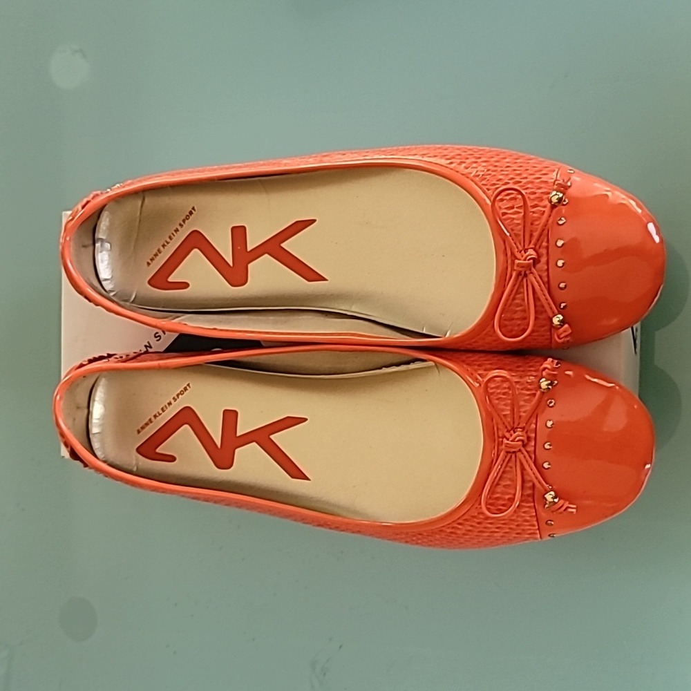 Women's shoes